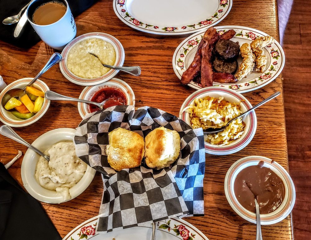 Mama's Farmhouse Mama's Farmhouse